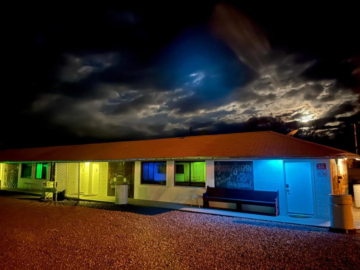 The Aztec Motel & Creative Space เซลิกแมน ภายนอก รูปภาพ