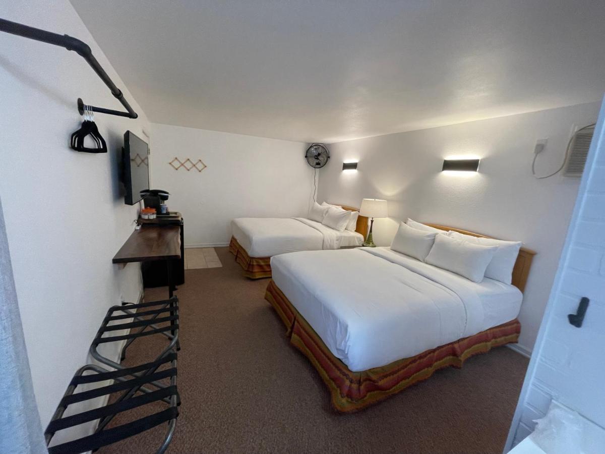 The Aztec Motel & Creative Space เซลิกแมน ภายนอก รูปภาพ