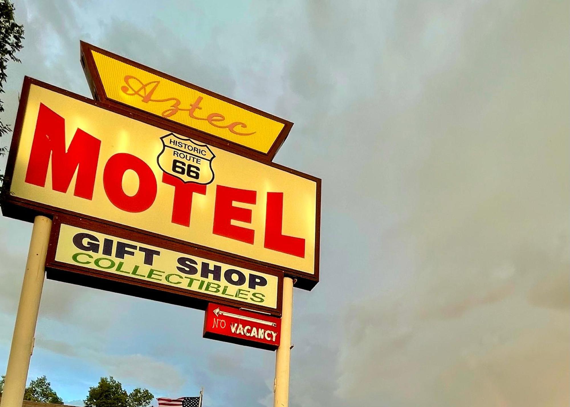 The Aztec Motel & Creative Space เซลิกแมน ภายนอก รูปภาพ